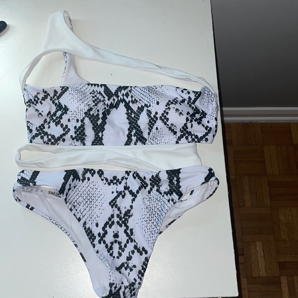 Snake skin bathing suit set
